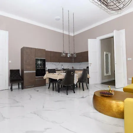 Classic Luxury With Jacuzzi & Sauna Raday Utca Apartment